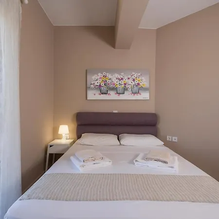 Tholos Apartment Chania (Crete)